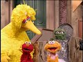 Sesame Street Guess That Shape And Color 2006