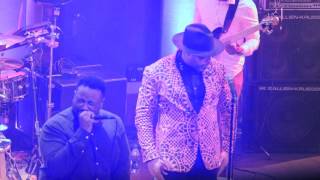 Eric Roberson & Phonte performing "Hold Tight"