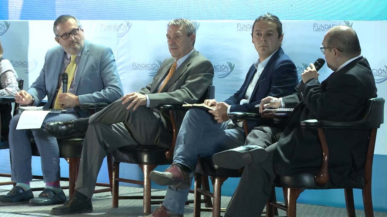 Debate 1: Desigualdad, pobreza, crecimiento económico y política / Primer Encuentro Ciudadano