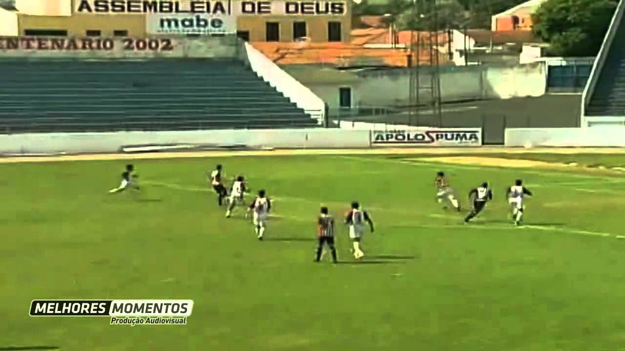 Uander - Meia (Right Midfielder)