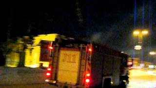preview picture of video 'Fire Truck in Johvi city at New Year 2010'