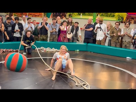 Nur die Härtesten bleiben sitzen! Teufelsrad Damenfahrt | Oktoberfest München 2025