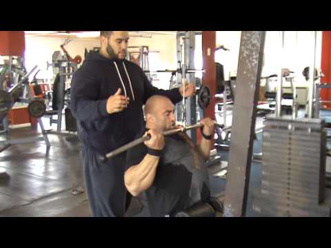 Daz Ball demonstrating Underhand Lat Pull Down to booost oxygen