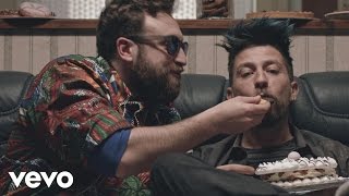 Two Fingerz - B&W (Contro la crisi) ft. Dargen D'Amico