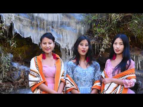 Tetseo Sisters - The Tati Song (Official Music Video) with English subtitles.