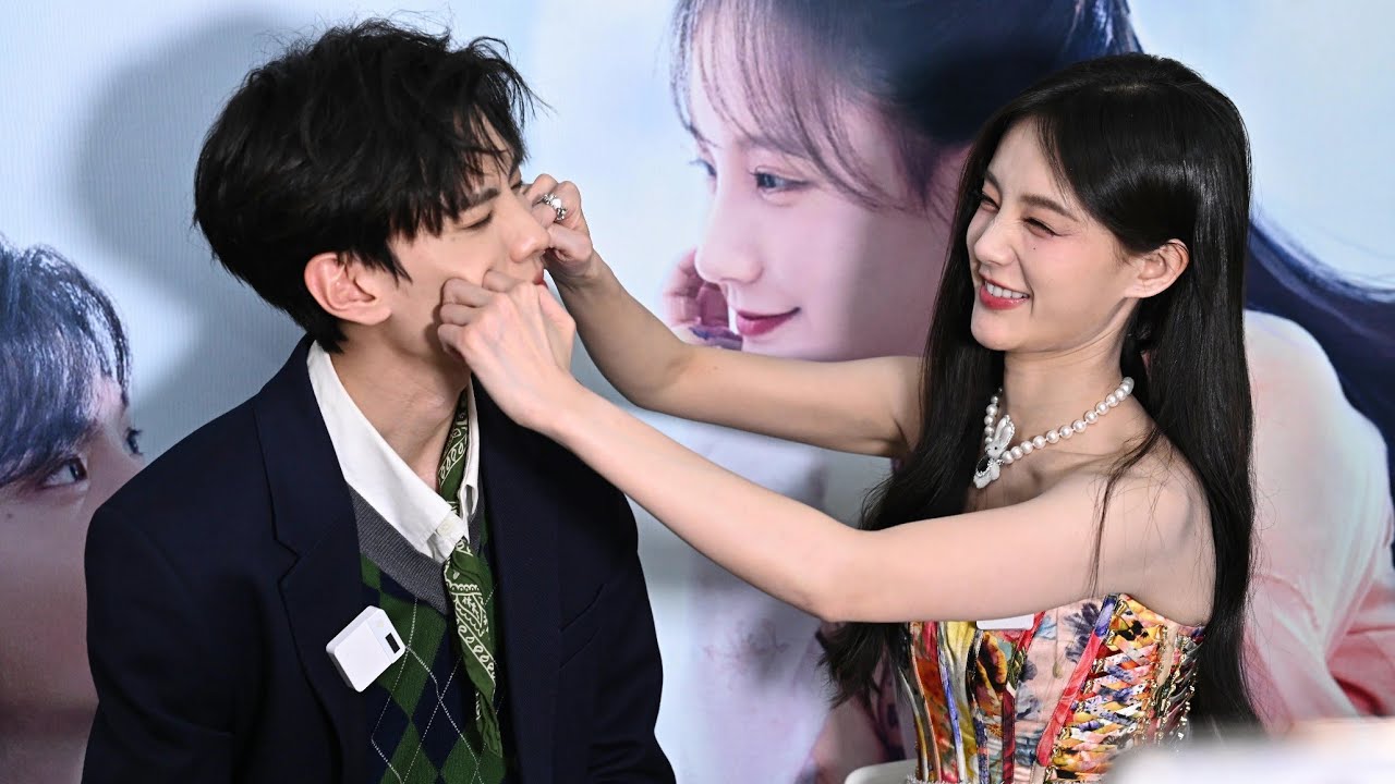 毕雯珺 李一桐 新浪扫楼活动  Bi Wenjun Li Yitong Sina Event 20230307