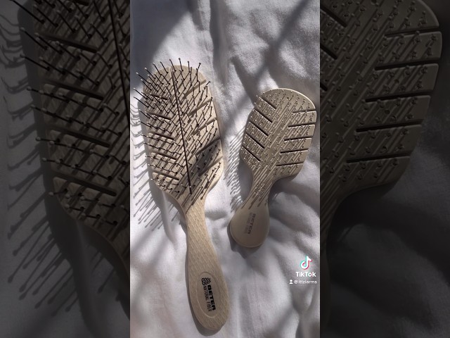 Vídeo relacionado con Beter- Cepillo de pelo esqueleto antitirones Natural Fiber MINI hecho a base de fibras de trigo, Desenredante Antienredos y Antirotura, Peinado suave y sin tirones, Para todo tipo de cabellos