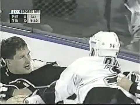 Dennis Bonvie vs Gordie Dwyer