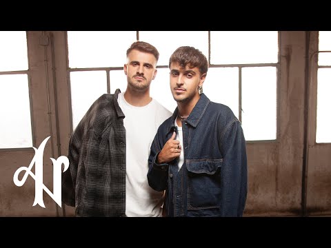 Adexe & Nau - LA ALARMA (Videoclip Oficial)