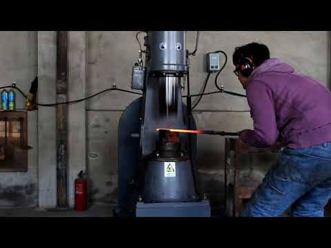 Forging a 4140 steel with a 40kg powerhammer