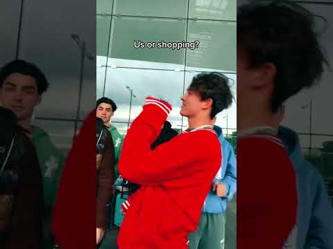 Choose wisely🕺🏽 #elevatorboys #shopping  bene schulz