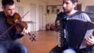 Fiddle and Accordion duo Newfolks/the Beacons play Czardas