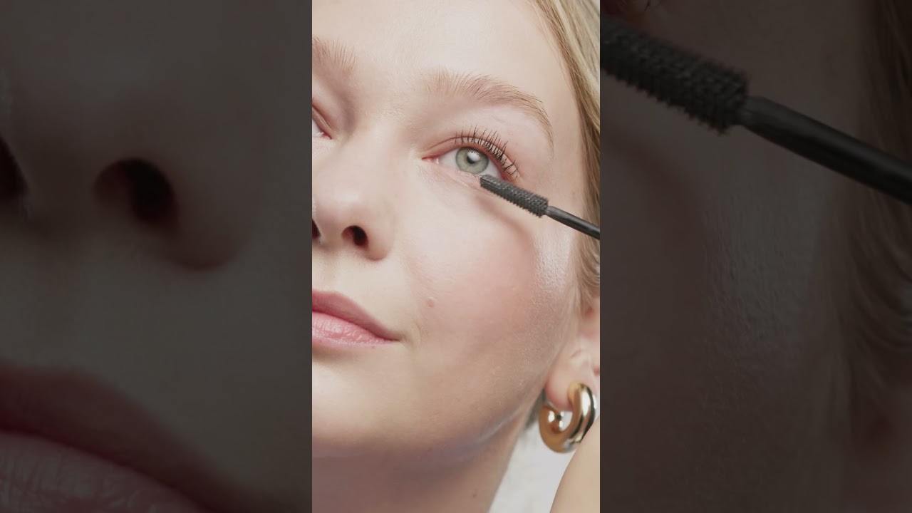 Prebase de máscara de pestañas con color Glam & Doll