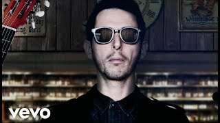 The Avener - Hate Street Dialogue ft. Rodriguez (Official Video)