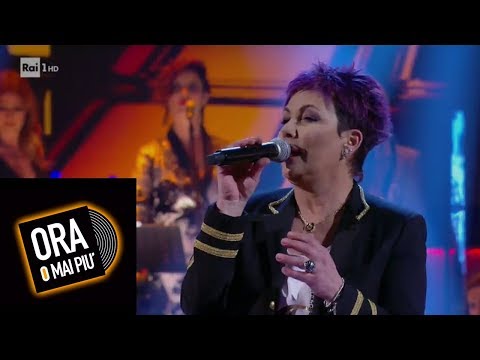 Donatella Milani canta "Su di noi" - Ora o mai più 02/03/2019