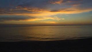preview picture of video 'Alba dalla spiaggia di Marcelli - Numana Riviera del Conero'