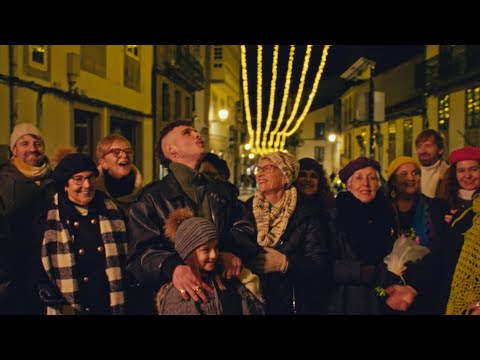 Uxía Oficial and 2 more