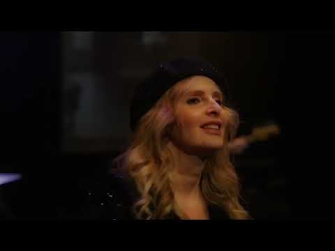 Isabelle A - Nieuw Begin (OFFICIAL VIDEO)