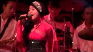 Download lagu Selvy Anggraeni - Cinta putih mp3 Download lagu Selvy Anggraeni - Cinta putih mp3