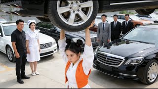 Download lagu Seorang wanita super kuat mengangkat mobil sambil membesarkan dua anak—CEO perusahaan mencarinya sel mp3