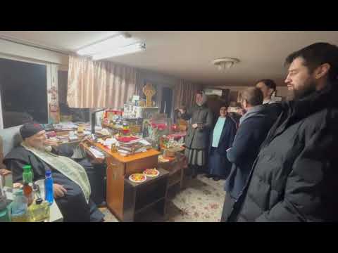 Pr. Coca Ionel cu Arhid. Mihail Buca  si baietii din Tronos l-au colindat pe pr. IOAN de la Rarau