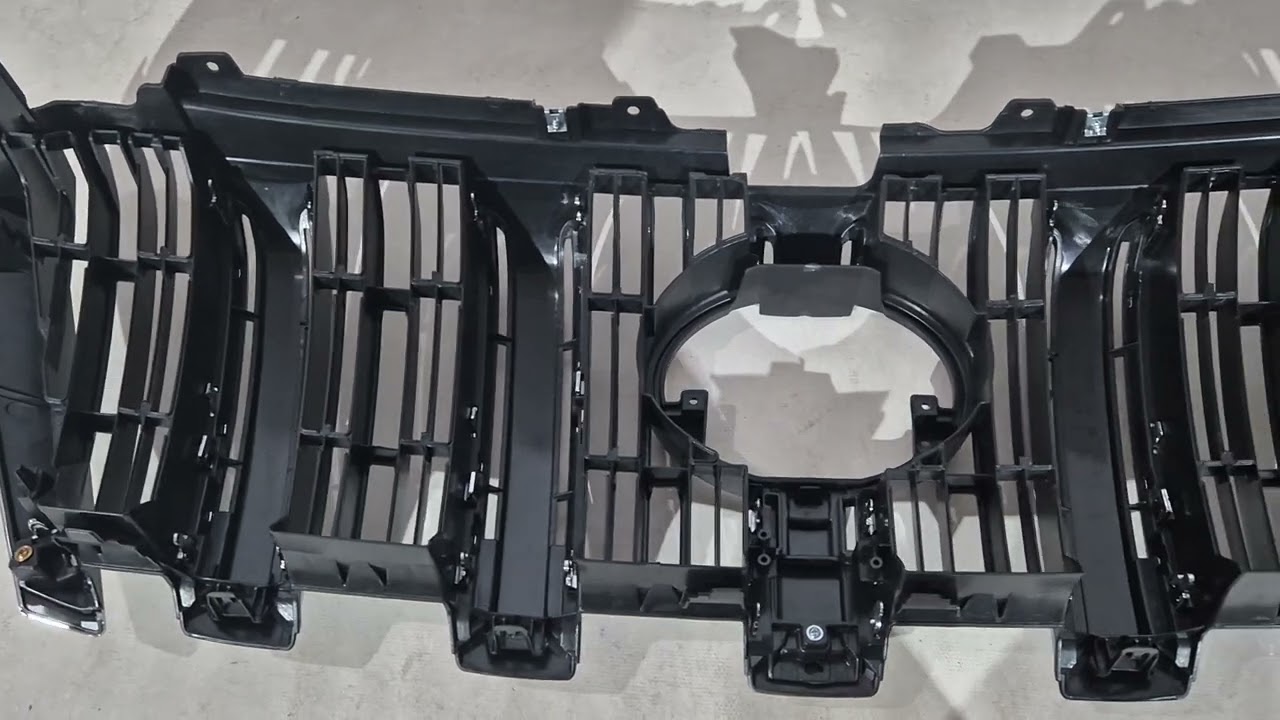 Решетка радиатора 2013-2017 (Стандарт) Video 1