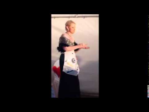 Beate Rademacher singt 