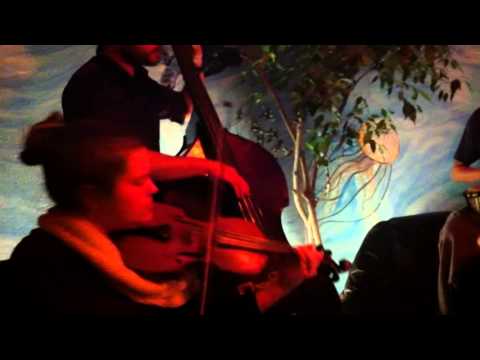 CATASTROPHE WAITRESS // CONFUSE ME // ERIC'S LIVINGROOM