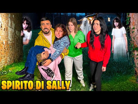 ANSIA: ABBIAMO TROVATO NEL BOSCO DELLA SCUOLA IL FANTASMA PAUROSO DELLA MAESTRA SALLY!