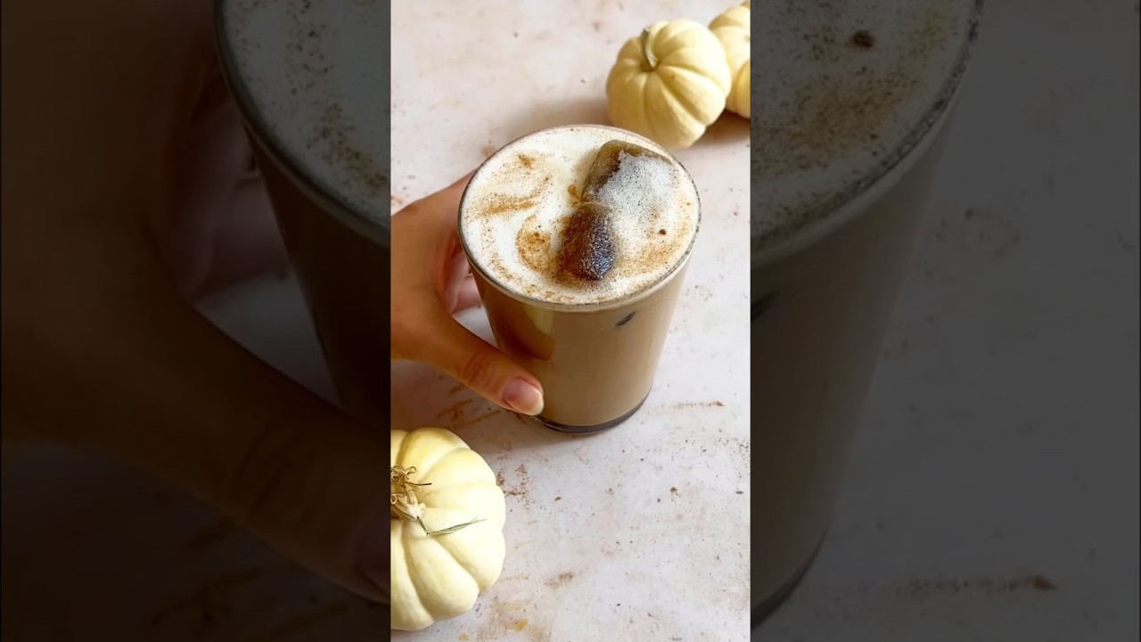 Pumpkin Spice Latte w REAL pumpkin & sweetened w maple syrup 🎃 Full recipe on The Heirloom Pantry