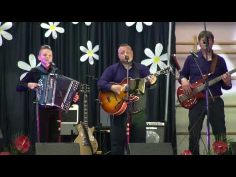 Ansambel Šaljivci in Nejc Kralj - Slavček (v živo)