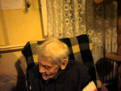 Mariska néni szaval a Mikulásnak