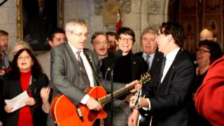 Andrew Cash and the NDP Caucus Sing &quot;Bud the Spud&quot; in a tribute to Stompin&#39; Tom Connors
