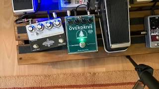 Video thumbnail for Triungulo Lab Chorus Ensemble (Boss CE-1 Reissue) - unboxing and short test by ImoBo075 FenderFan