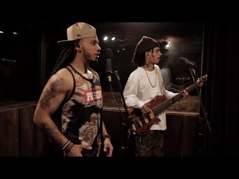 Duoroots - Olhos Puxados (Clipe ao vivo)