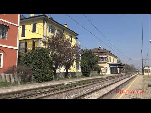 TRENO MERCI IN TRANSITO VELOCE IN STAZIONE A BORGO S. DALMAZZO  (CN) MER. 31 - 3 - 2021.