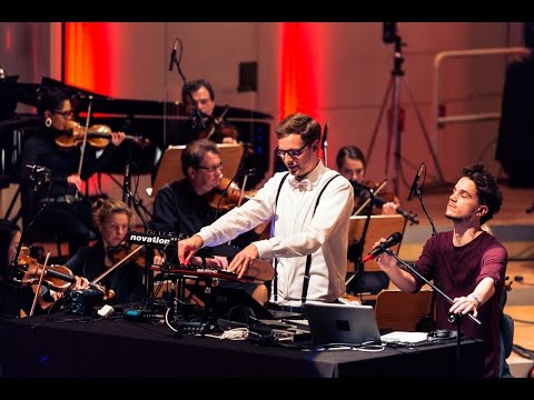 GROOVE SYMPHONY by Alec Troniq & Gabriel Vitel