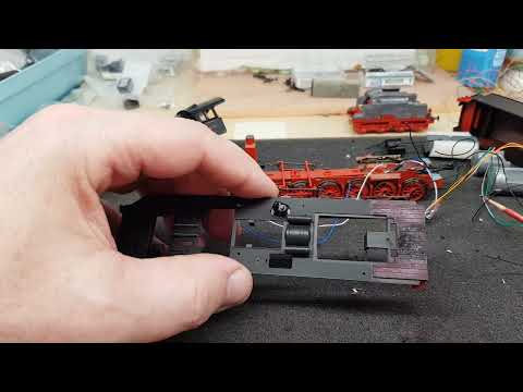 BR59 003 von Rivarossi, Teil1 neuer Antrieb, Führerstand Beleuchtung und gealtert.