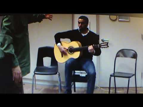 Get the matching chair to play flamenco guitar, according to your anatomy Glenn Gould + Ruben Diaz