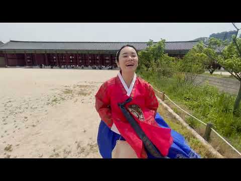 gwanghwamun palace: king bunny and queen mimo ; dongyi janggeum feels like 🇰🇷