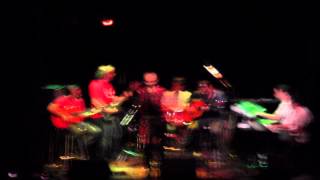 Parado en el Medio de la Vida - Serú Girán (Mostrate 2013 - La Oreja Negra)