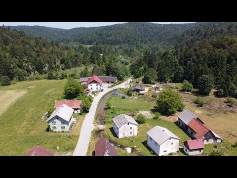 LIČKO SELO PLITVIČKI LJESKOVAC U KOJEM NASTAJU PLITVIČKA JEZERA