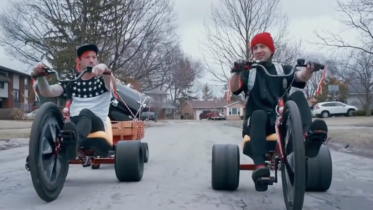 twenty one pilots: Stressed Out [OFFICIAL VIDEO] - YouTube