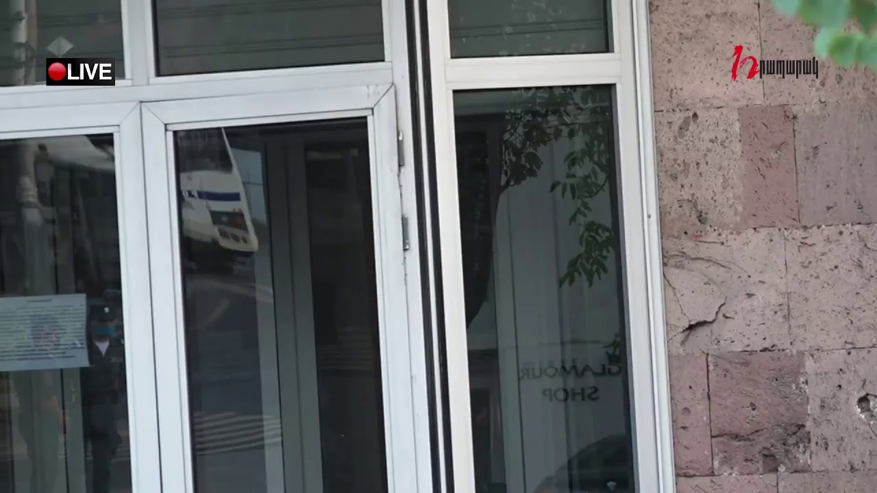 ԲՀԿ-ականներն հավաքվում են ԱԱԾ-ի առջև.ուղիղ