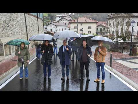 Finalizan las obras de pavimentación y renovación de redes en la travesía de Almandoz