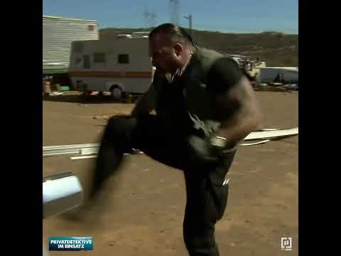 Carsten schlägt Scheibe ein! -Zugriff | Privatdetektive im Einsatz #shorts