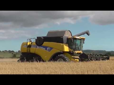 Harvest 2016 New Holland CX8090 Combine Harvester