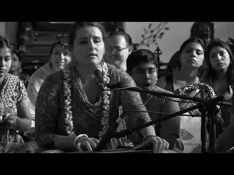 10 1700 Nadia mani dd