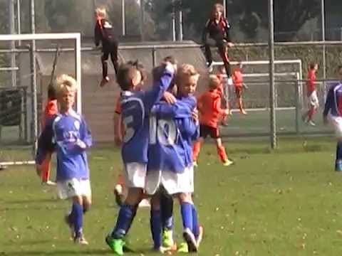 2015-10-03 - Beek Vooruit F1 - Boeimeer F1 - schitterend goal Vincenzo