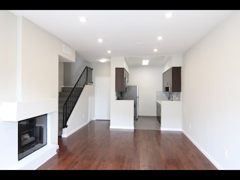 PL10189 - Entertainers Dream TWO STORY 2 Bed Townhouse For Lease!